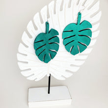 Load image into Gallery viewer, Monstera Leaf Earring