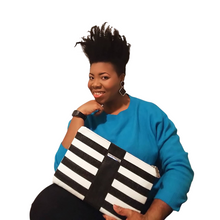 Load image into Gallery viewer, Tee Zipper Clutch