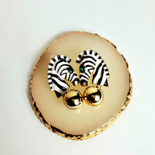 Load image into Gallery viewer, Zebra Earrings