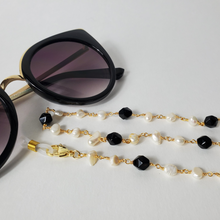 Load image into Gallery viewer, Pearl & Black Glasses Chain
