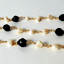 Load image into Gallery viewer, Pearl & Black Glasses Chain