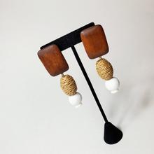 Load image into Gallery viewer, Natural Queen Earring