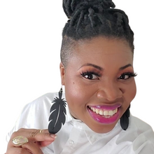 Load image into Gallery viewer, Feather Leaf Earring