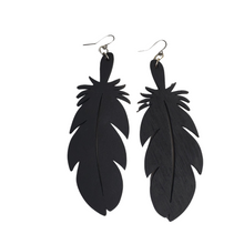 Load image into Gallery viewer, Feather Leaf Earring