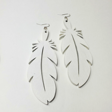 Load image into Gallery viewer, Feather Leaf Earring