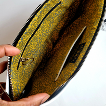 Load image into Gallery viewer, Tee Zipper Clutch