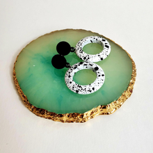 Load image into Gallery viewer, Tee Zipper Clutch