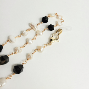 Pearl & Black Glasses Chain